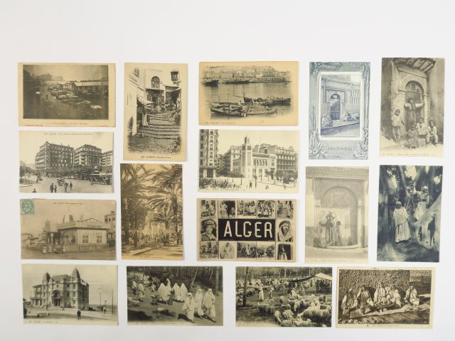 Album "Algérie - Maroc" comprenant environ 295 cartes postales