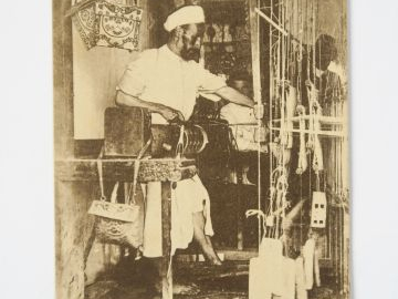 Album "Maroc-Métiers, types" comprenant environ 156 cartes postales