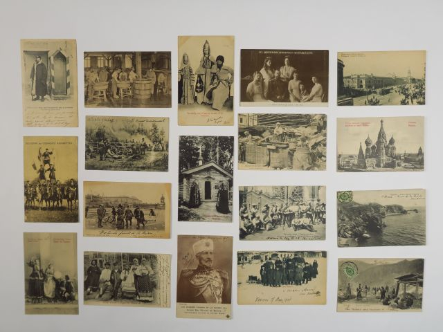 Album "Russie" comprenant environ 202 cartes postales,  n livret de 20