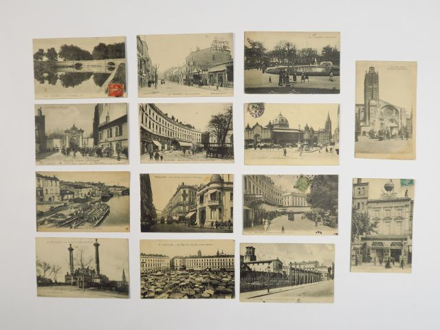 Album "Toulouse" comprenant environ 353 cartes postales.