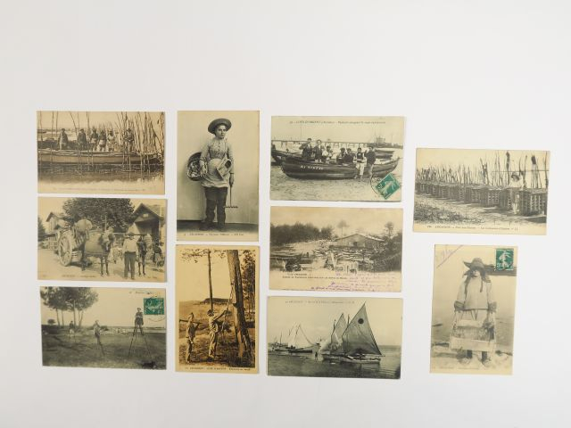 Album "Arcachon - ville, bassin" - comprenant environ 160 cartes posta