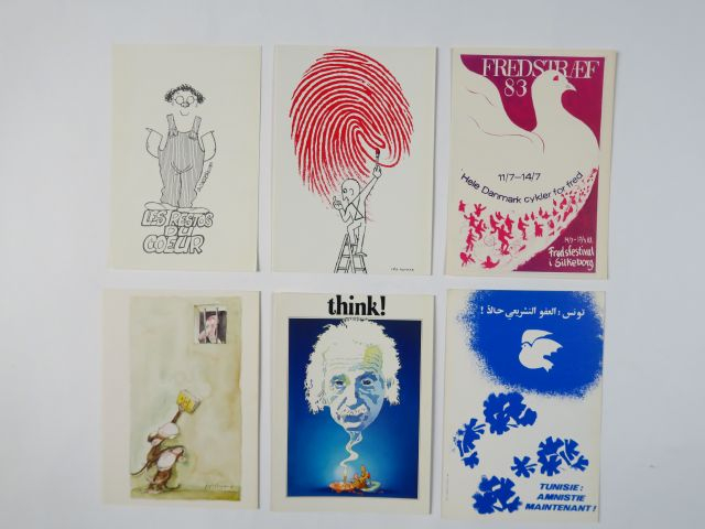 Album "Illustrateurs" comprenant environ 110 cartes postales modernes