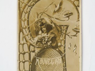 Vente aux enchères Album "Fantaisies" comprenant environ 80 cartes postales