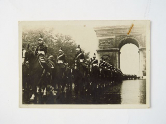 Vente aux enchères Album "Histoire contemporaine" : Libération (12 cartes postales) et Ch