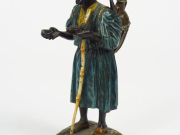 Sujet XIXème en bronze polychrome de Vienne "Porteur d'eau". H. 17,5 c
