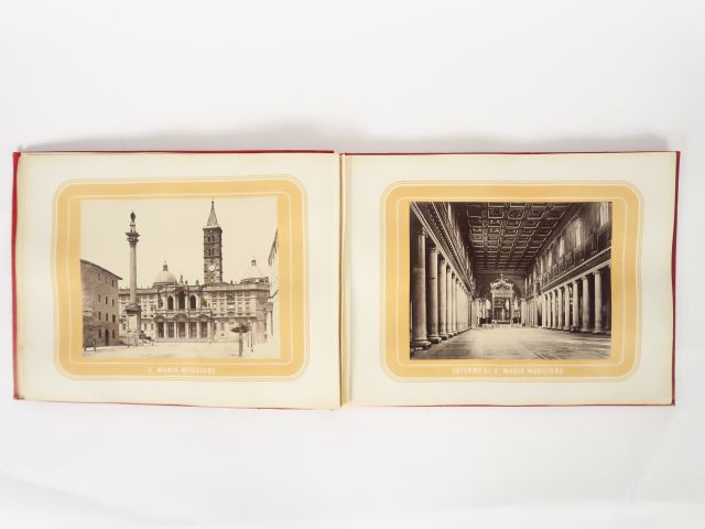 Album de 30 photographies vers 1900, "Vues de Rome". Dim de l'album. 3