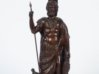 Vente aux enchères Sculpture XVIIIème en chêne sculpté et mouluré "Militaire romain". H. 