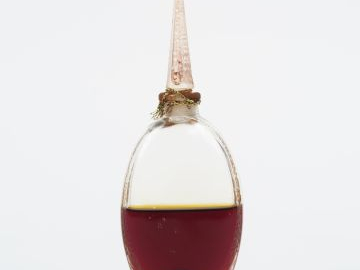 R. LALIQUE. Flacon de parfum "Lacdor" pour Lubon, vers 1920. H. 13,7 c