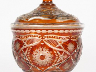 Vente aux enchères Grand bol à punch en cristal de Bohème. H. 36,5 cm