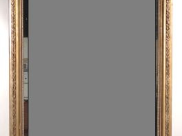 Vente aux enchères Grande glace de salon Napoléon III en bois et stuc doré, à décor de fr