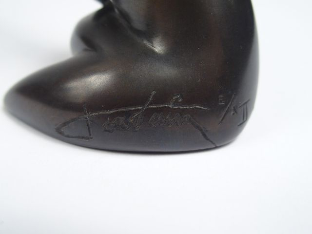 TOUTAIN. "Baigneuse". Sculpture en bronze à patine brune. Signée H. 12