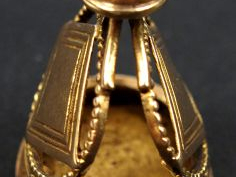 Sceau en or jaune, armorié.  Poids : 15,65 gr