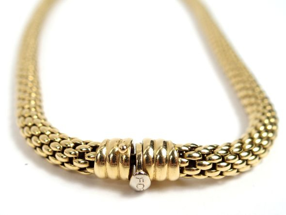 Fope. Collier souple en or jaune, maille tressée. 50 cm Poids : 67,16 