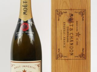 Vente aux enchères 1 BOUTEILLE CHAMPAGNE MOËT   CHANDON BRUT IMPERIAL - 1929 - COFFRET