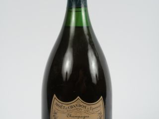 1 BOUTEILLE CHAMPAGNE DOM PERIGNON ROSE - 1962 - 2,5 CM SOUS LA COIFFE