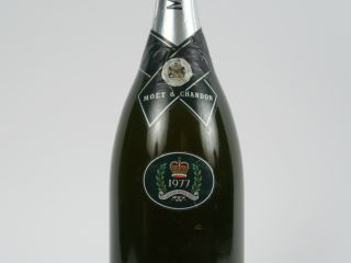 1 MAGNUM CHAMPAGNE MOËT   CHANDON 'THE QUEEN SILVER JUBILEE' - 1977 - 