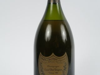 1 MAGNUM CHAMPAGNE DOM PERIGNON - 1980 - 5 CM SOUS LA COIFFE/LEGER COU
