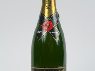 1 BOUTEILLE CHAMPAGNE MOËT   CHANDON BRUT IMPERIAL - 1986 - COFFRET