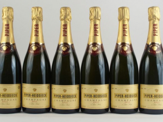 Vente aux enchères 6 BOUTEILLES CHAMPAGNE PIPER HEIDSIECK CACHER