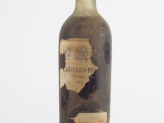 Vente aux enchères 1 BOUTEILLE CHÂTEAU RAYNE VIGNEAU 1er CC SAUTERNES - 1920 - HEP/ETA/BO