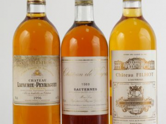 Vente aux enchères 3 BOUTEILLES SAUTERNES : 1 CHÂTEAU FILHOT CC 1992 - 1 LAFAURIE PEYRAGU