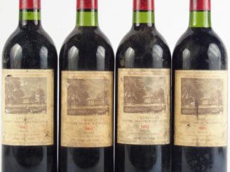 Vente aux enchères 4 BOUTEILLES CHÂTEAU DUHART MILON GCC PAUILLAC - 1982 - 2 BG/EA