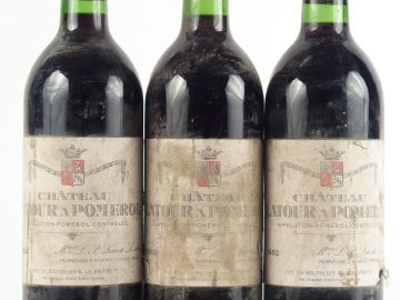 3 BOUTEILLES CHÂTEAU LATOUR A POMEROL - 1982 - E POUSSIEREUSES/1 ETLA