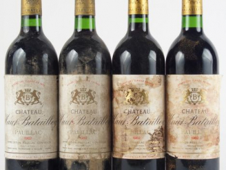 Vente aux enchères 4 BOUTEILLES CHÂTEAU HAUT BATAILLEY GCC PAUILLAC - 1982 - BS/ET/1 BG+