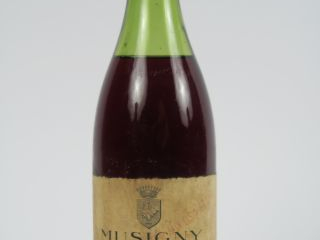 Vente aux enchères 1 BOUTEILLE MUSIGNY DOMAINE COMTE DE VOGUË - 1962 - 5 CM/ELF