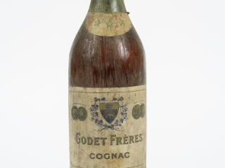 Vente aux enchères 1 TRES VIEILLE BOUTEILLE COGNAC GODET FRERES