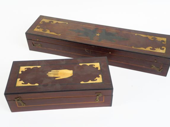 2 différents coffrets en bois exotiques marquetés