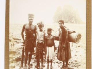 Album début XIXème de 19 photographies sur la Nouvelle Calédonie