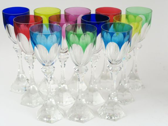 SAINT-LOUIS. 12 grands verres à pied en cristal bicolore