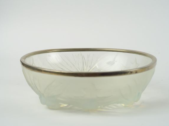 VERLYS. Coupe en cristal, signée