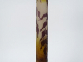 Vente aux enchères GALLE. Grand vase en verre à décor gravé en camée et à l'acide à décor