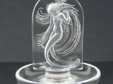 LALIQUE France. Cendrier "naïade" en cristal  Signé H. 11 cm