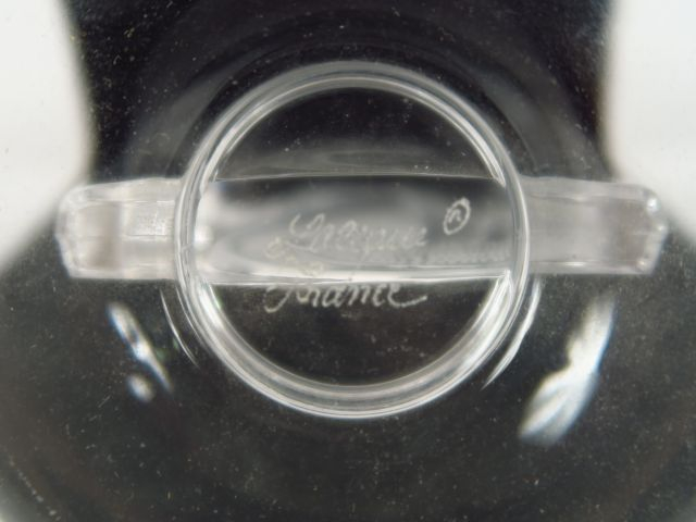 LALIQUE France. Cendrier "naïade" en cristal  Signé H. 11 cm