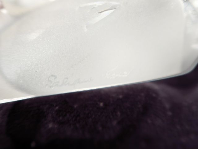 LALIQUE France. Grand sujet en cristal "Cygne" Dim. 17 x 36,5 cm