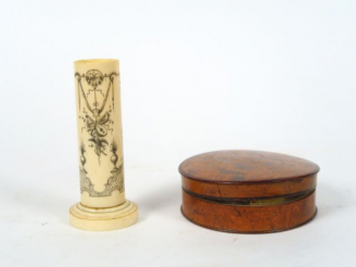 Vente aux enchères Boite Restauration en loupe d'amboine et écaille blonde , on y joint u