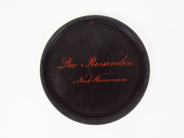 Boite XIXème en bois noirci orné d'un couvercle peint à décor de caval