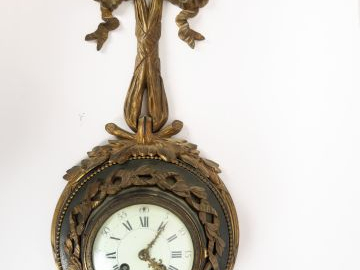 Cartel d'applique XIXème de style Louis XVI en bronze et tôle patinée 