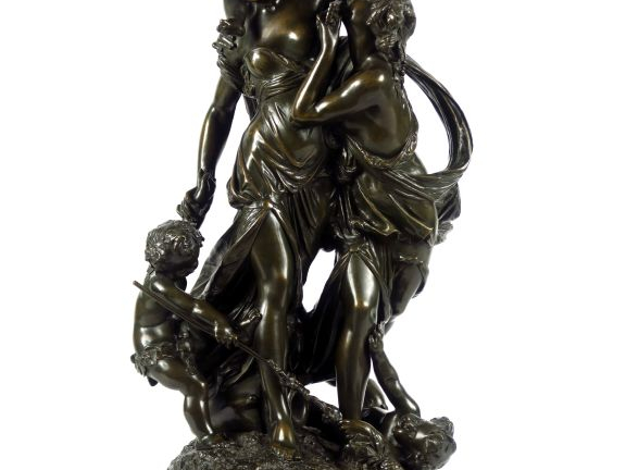 CLODION. "Bacchantes". Groupe en bronze à patine brune H. avec le socl