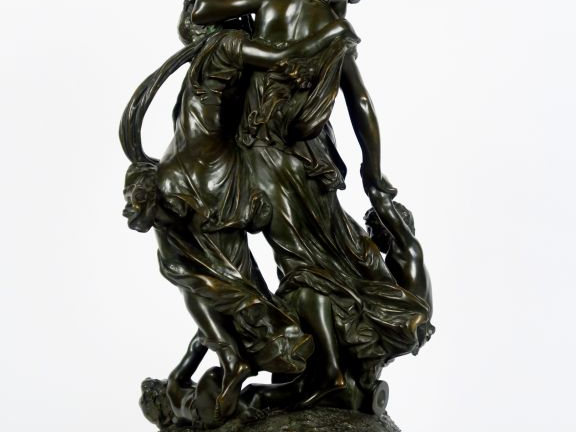 CLODION. "Bacchantes". Groupe en bronze à patine brune H. avec le socl