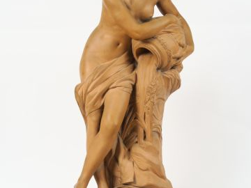 FALCONNET (d'après) "Jeune fille à la cruche ". Sculpture en terre cui