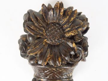 Elément en bois sculpté XVIIIème "panier de fleurs" Dim. 28 x 24 cm