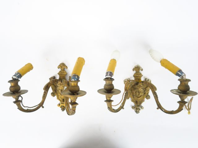 Paire d'appliques doubles Napoléon III de style Louis XVI en bronze éc
