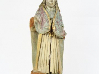 Vente aux enchères Sculpture XVIIème en bois polychrome "Evêque"  (manques et accidents) 