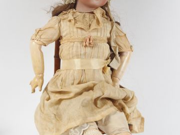 Poupée Jumeau 1907 taille 10, yeux bleu, bouche ouverte, corps composi