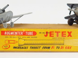 Vente aux enchères Lot de 3 jouets sur l'aéronautique comprenant un augmenteur tube en bo