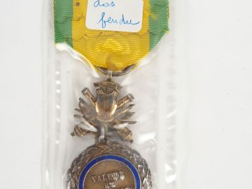 Belle et rare médaille militaire troisième république, variante à trop